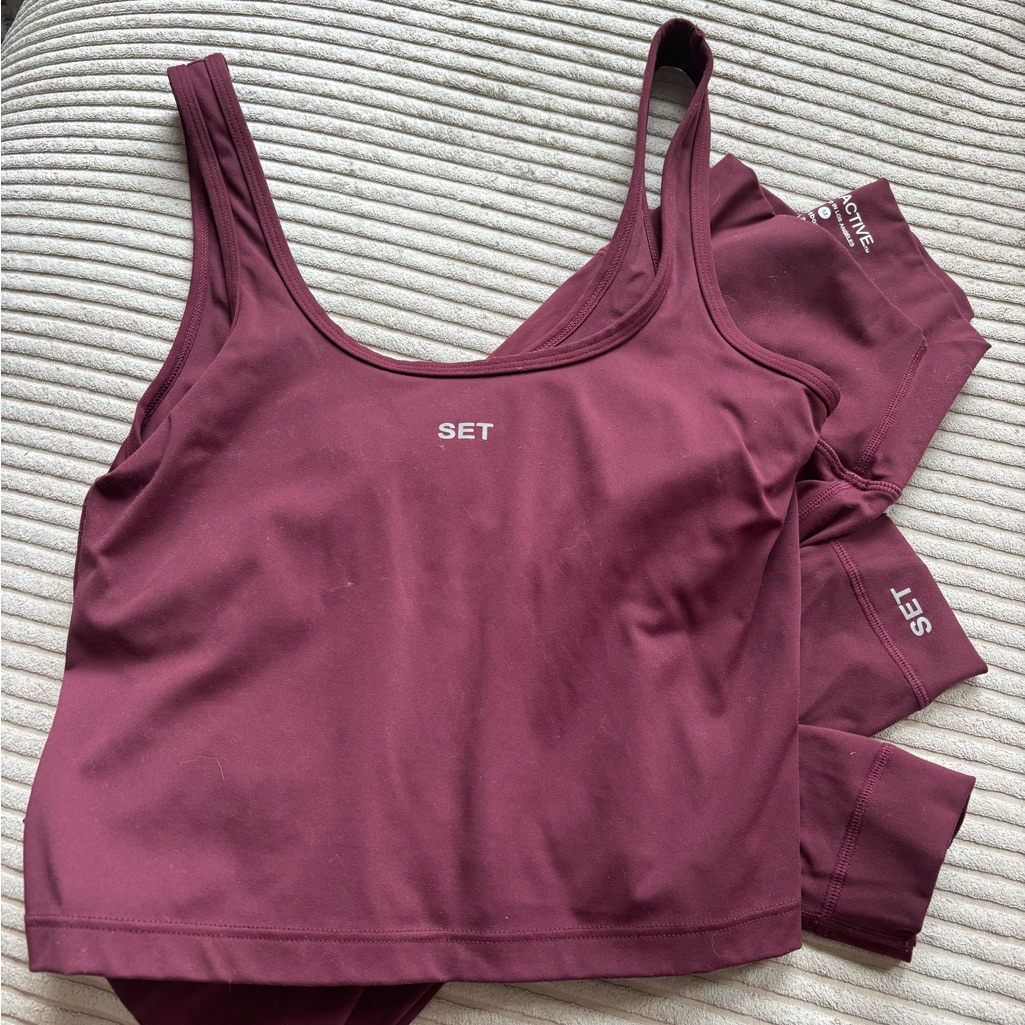 Set Active Sportbody Double Scoop Tank Bra And Leggings